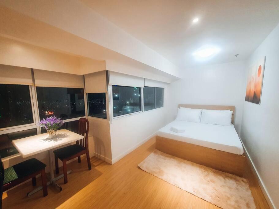 מנילה Bgc Taguig Cozy 2 Bedroom Loft, With Stunning Bgc Skyline View! מראה חיצוני תמונה