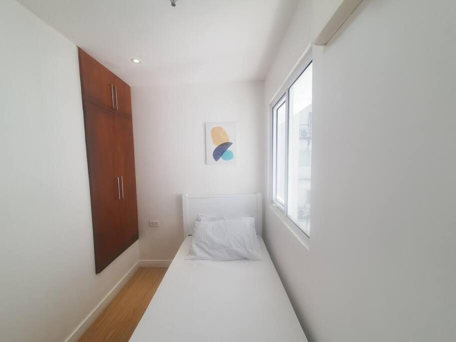 מנילה Bgc Taguig Cozy 2 Bedroom Loft, With Stunning Bgc Skyline View! מראה חיצוני תמונה