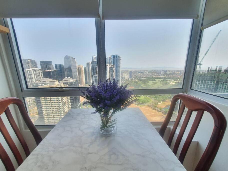 מנילה Bgc Taguig Cozy 2 Bedroom Loft, With Stunning Bgc Skyline View! מראה חיצוני תמונה